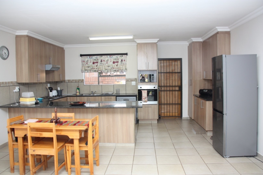 2 Bedroom Property for Sale in Langenhovenpark Free State